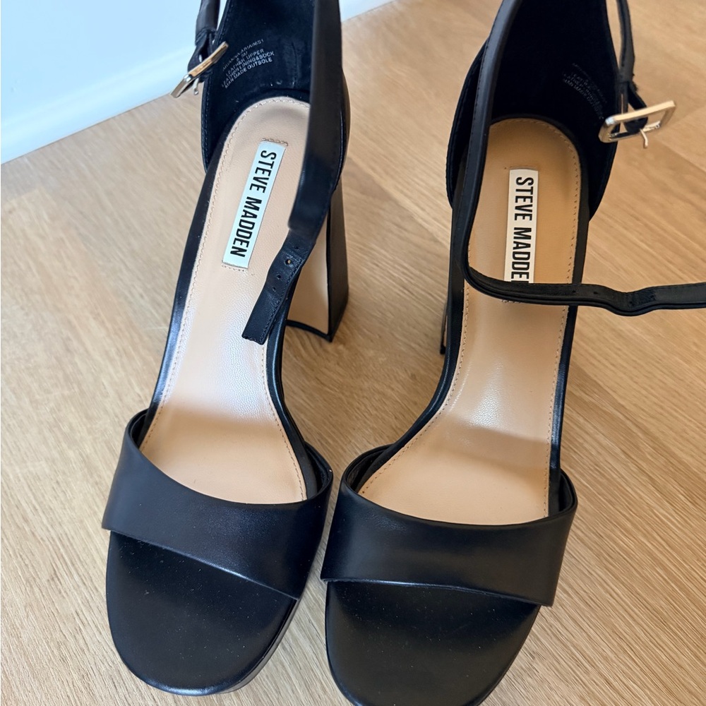 Steve Madden Black platform